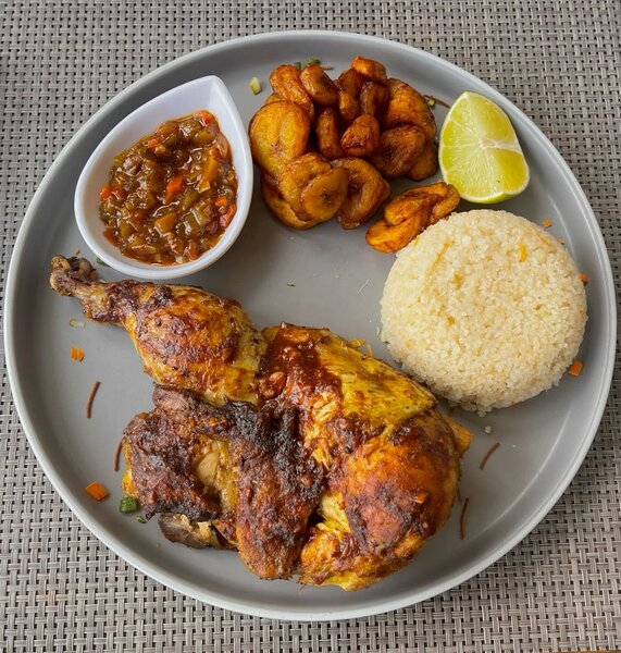 Poulet braisé/attieke