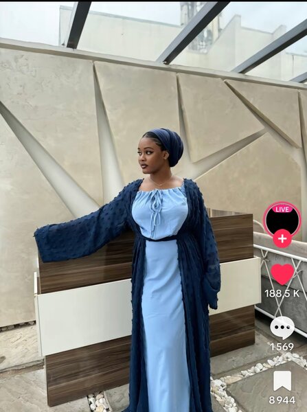 Robe Longue Élégante Bleue