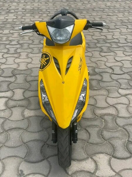 Scooter Jaune Électrique