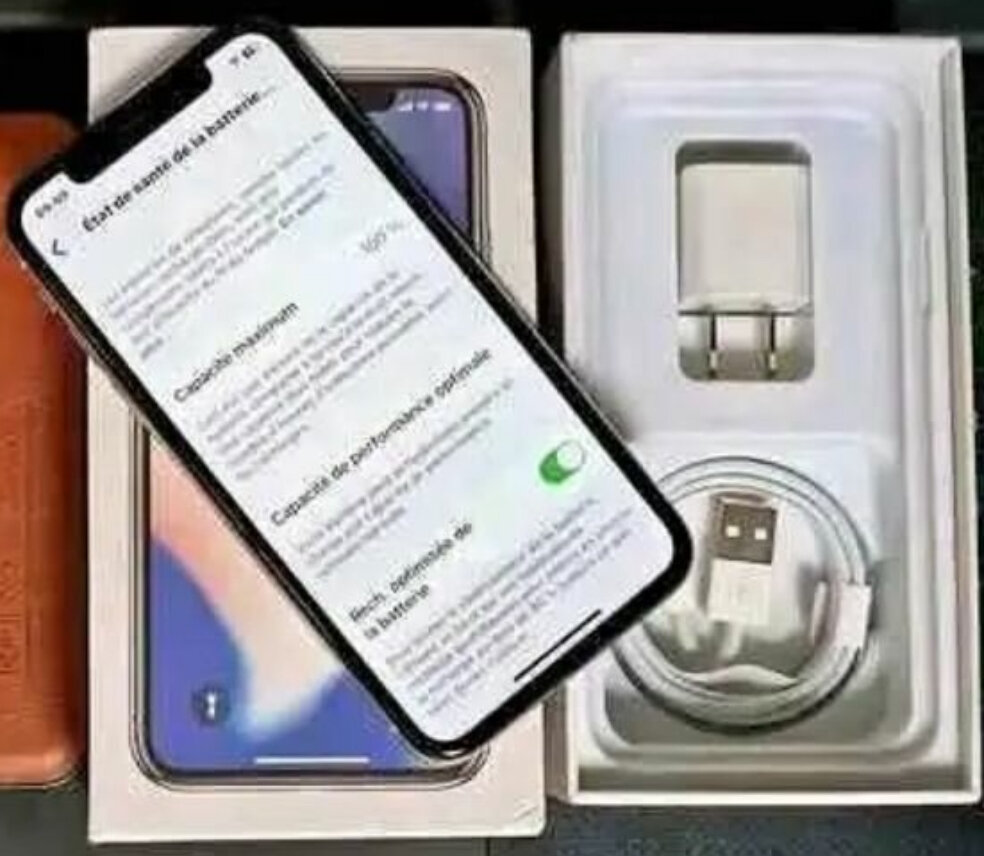 iPhone Xs avec accessoires