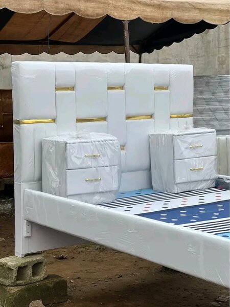 Lit Double en Similicuir