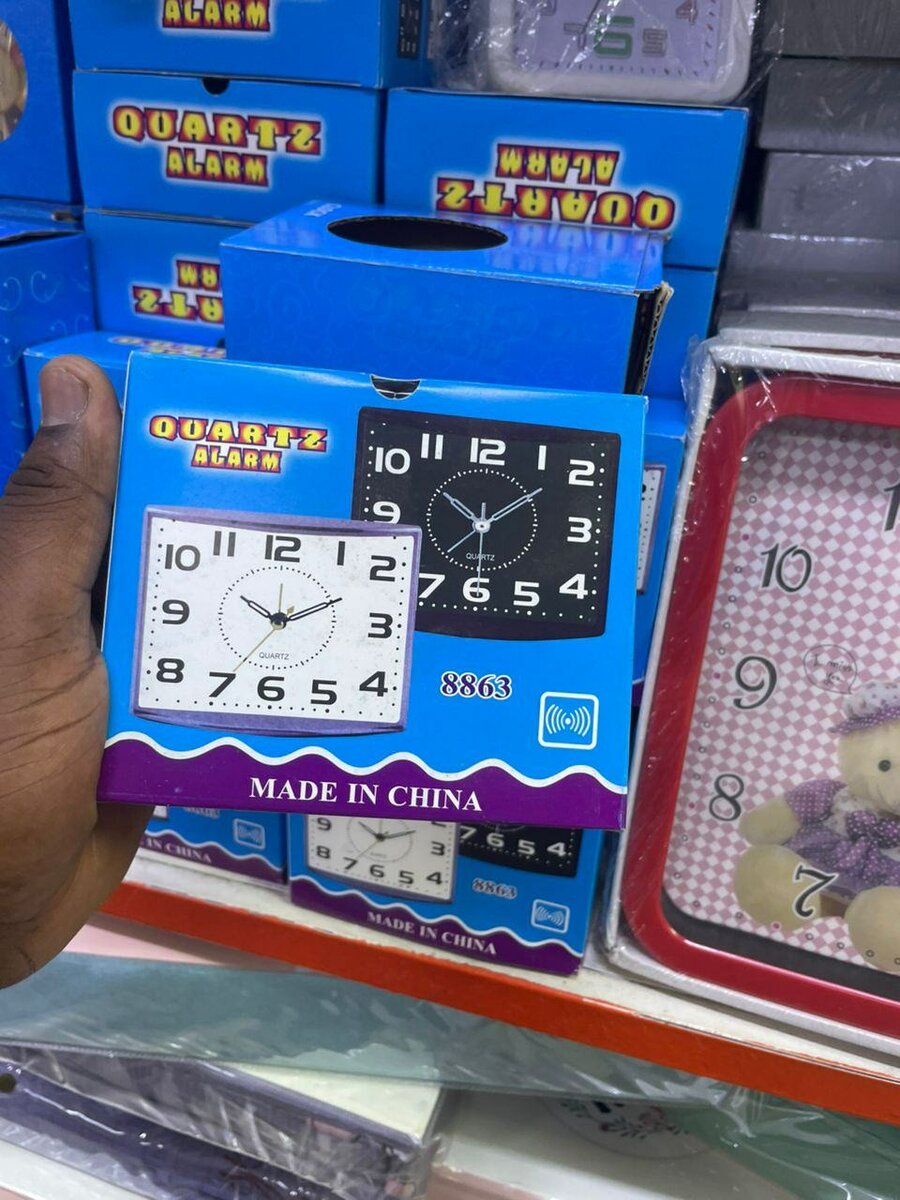 Réveil Quartz Carré