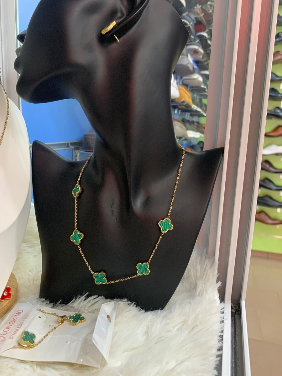 Elegant Collier en Fleurs