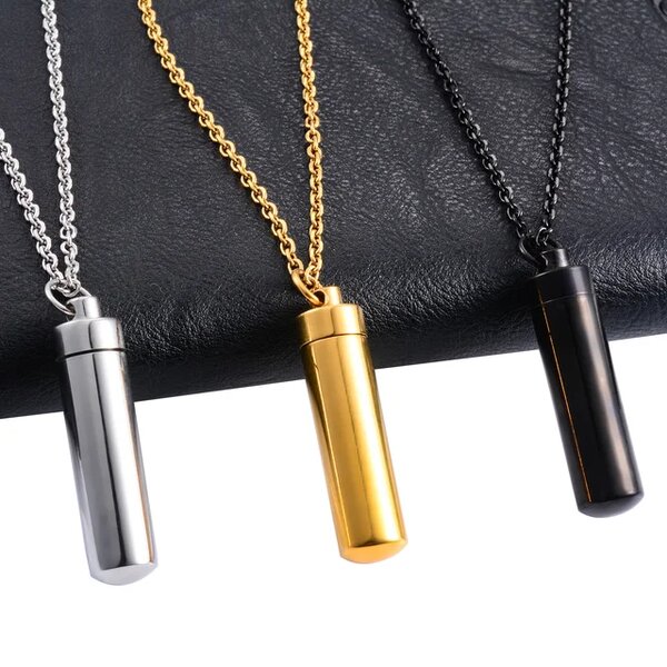Collier élégant en acier inoxydable