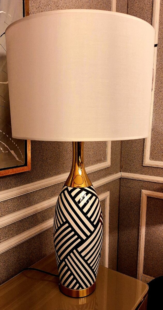 Table lamp