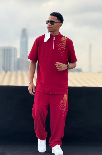 Ensemble sportif rouge élégant