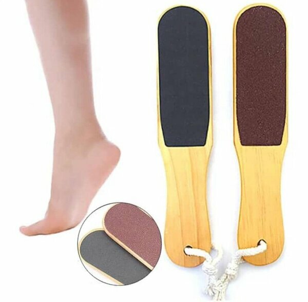 Râpe pédicure double face en bois