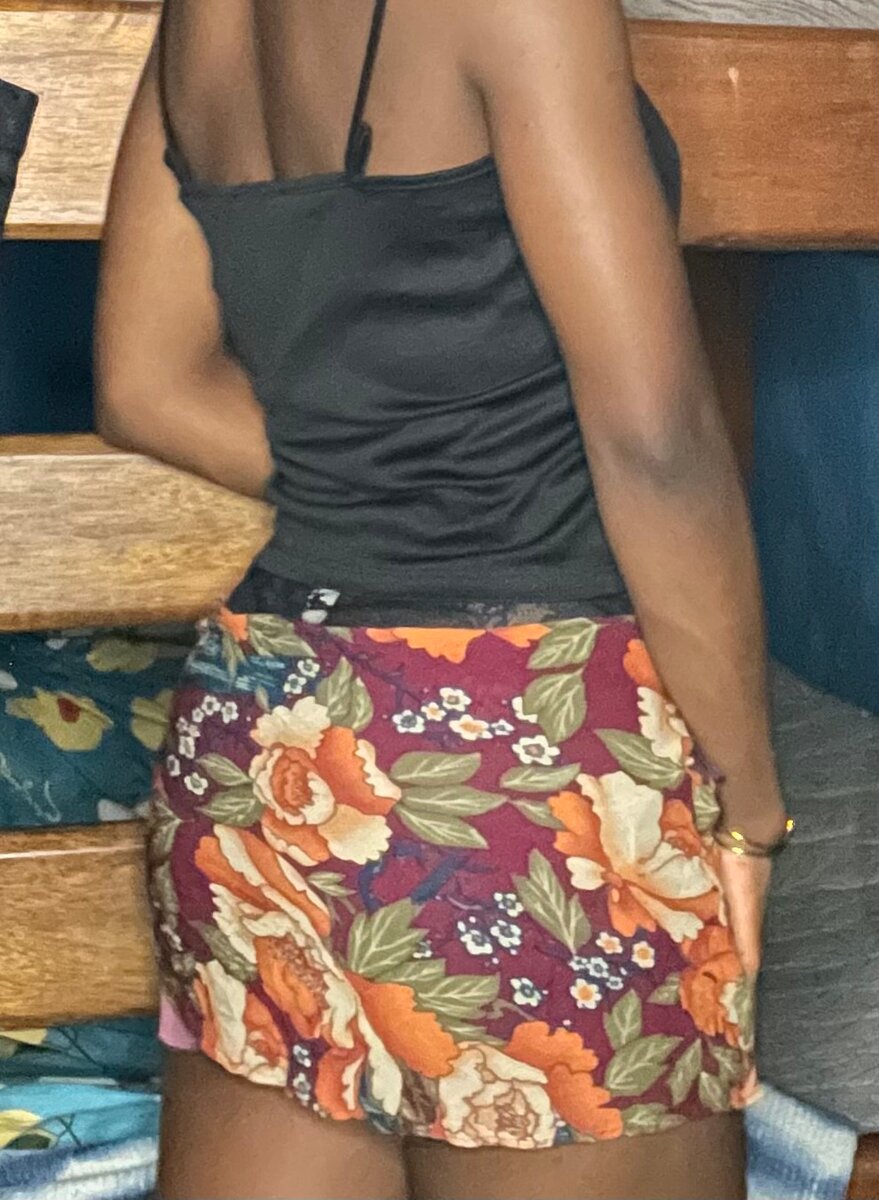 Jupe fleurie nouée élégante