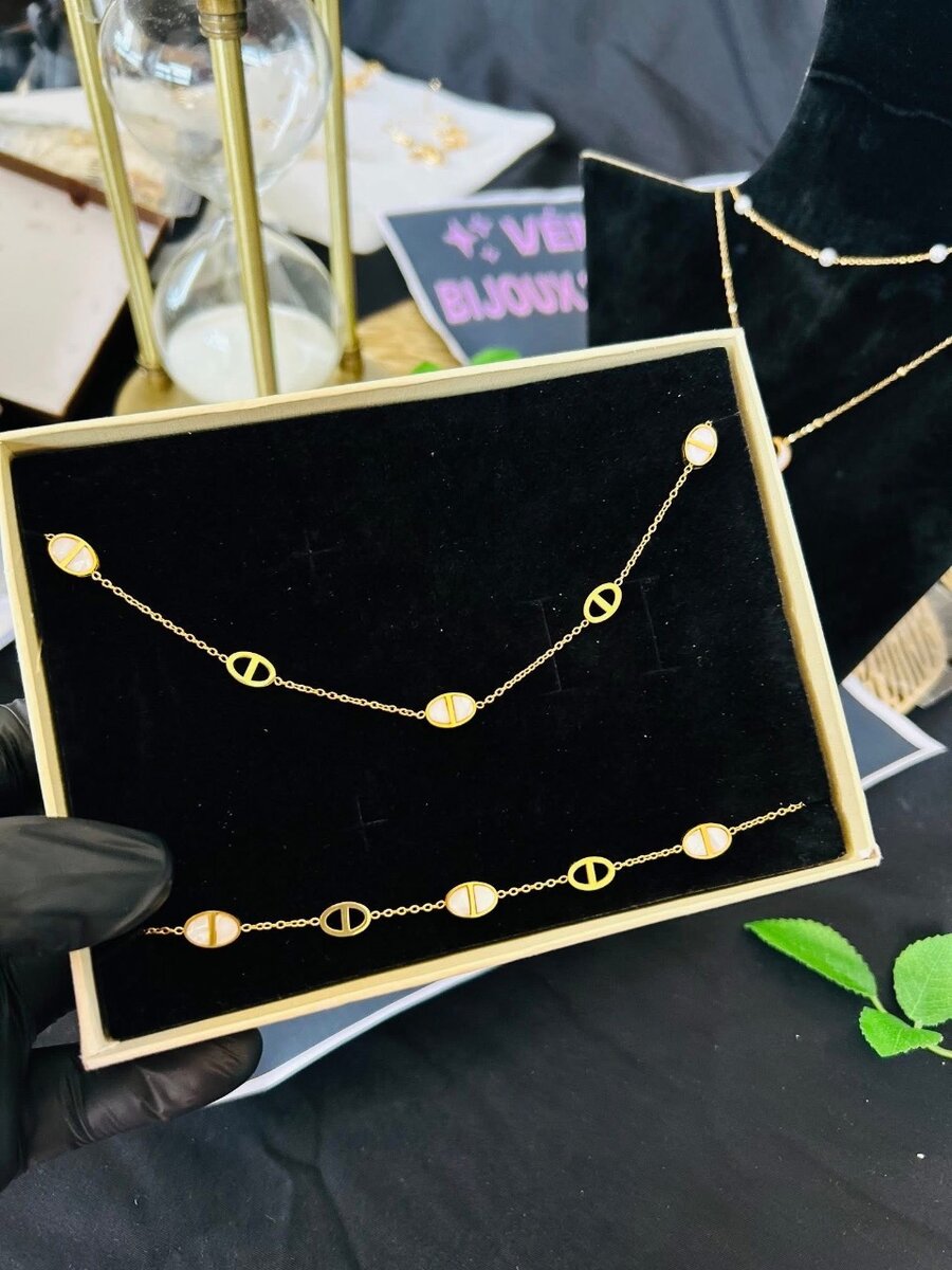 Parure élégante en or