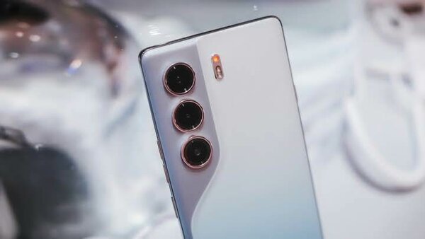 Tecno Camon 40