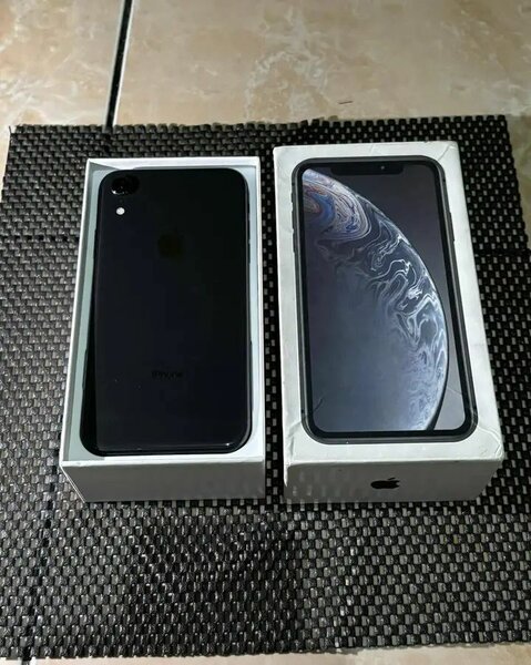 iPhone XR 128GB Noir