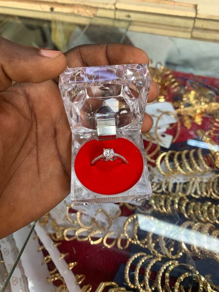 Bague de fiançailles diamantée