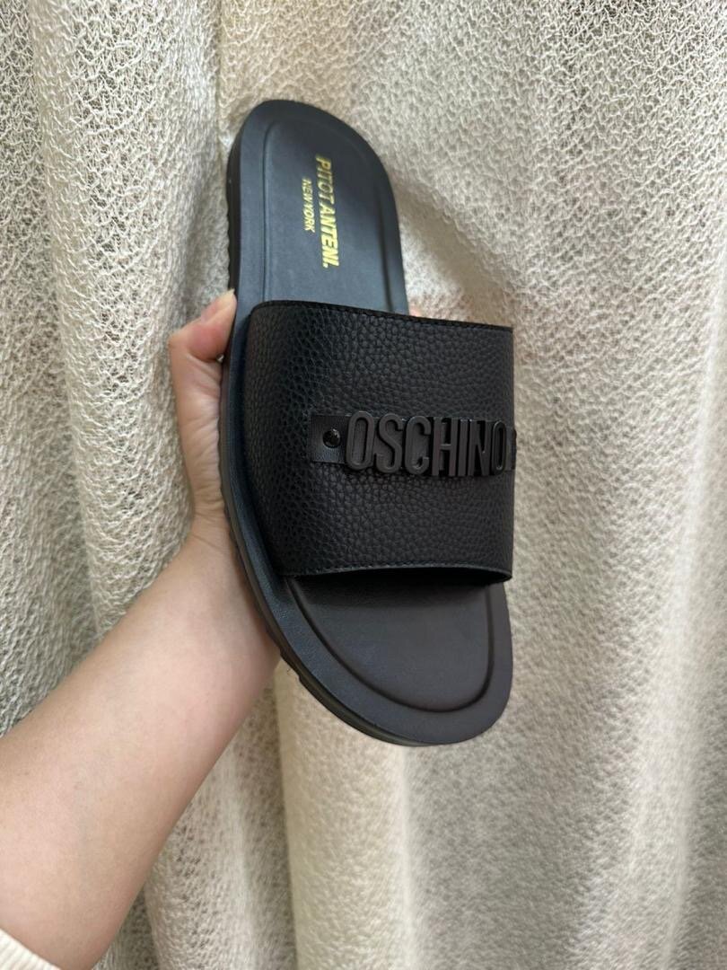 Tongs noires élégantes