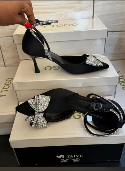 Escarpins Éblouissants à Nœud