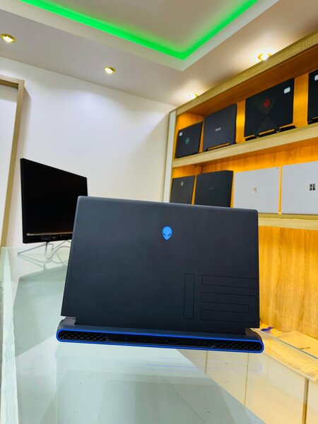 ALIENWARE m15 R6