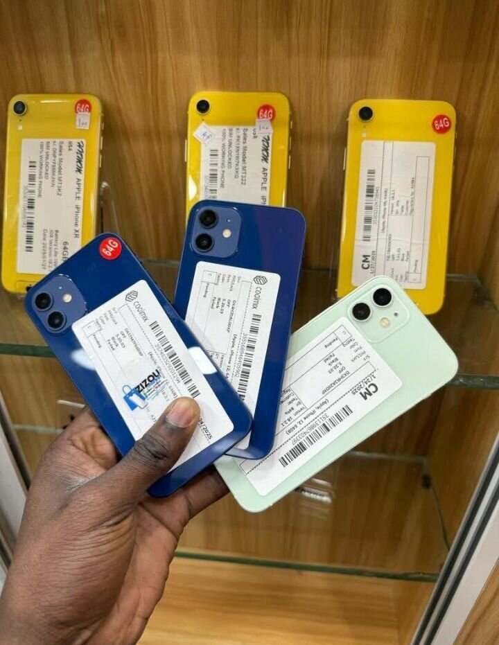 Smartphone 64GB - Variété Colorée