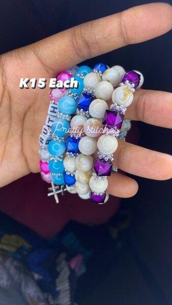 𝒫𝓇𝑒𝓉𝓉𝓎 𝓈𝓉𝒾𝓉𝒸𝒽𝑒𝓈️