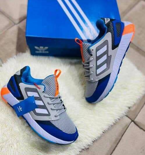 Adidas original disponible