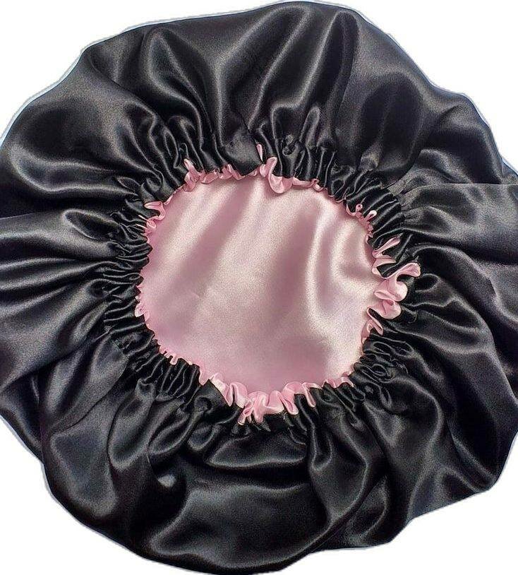 Bonnet en satin réversible
