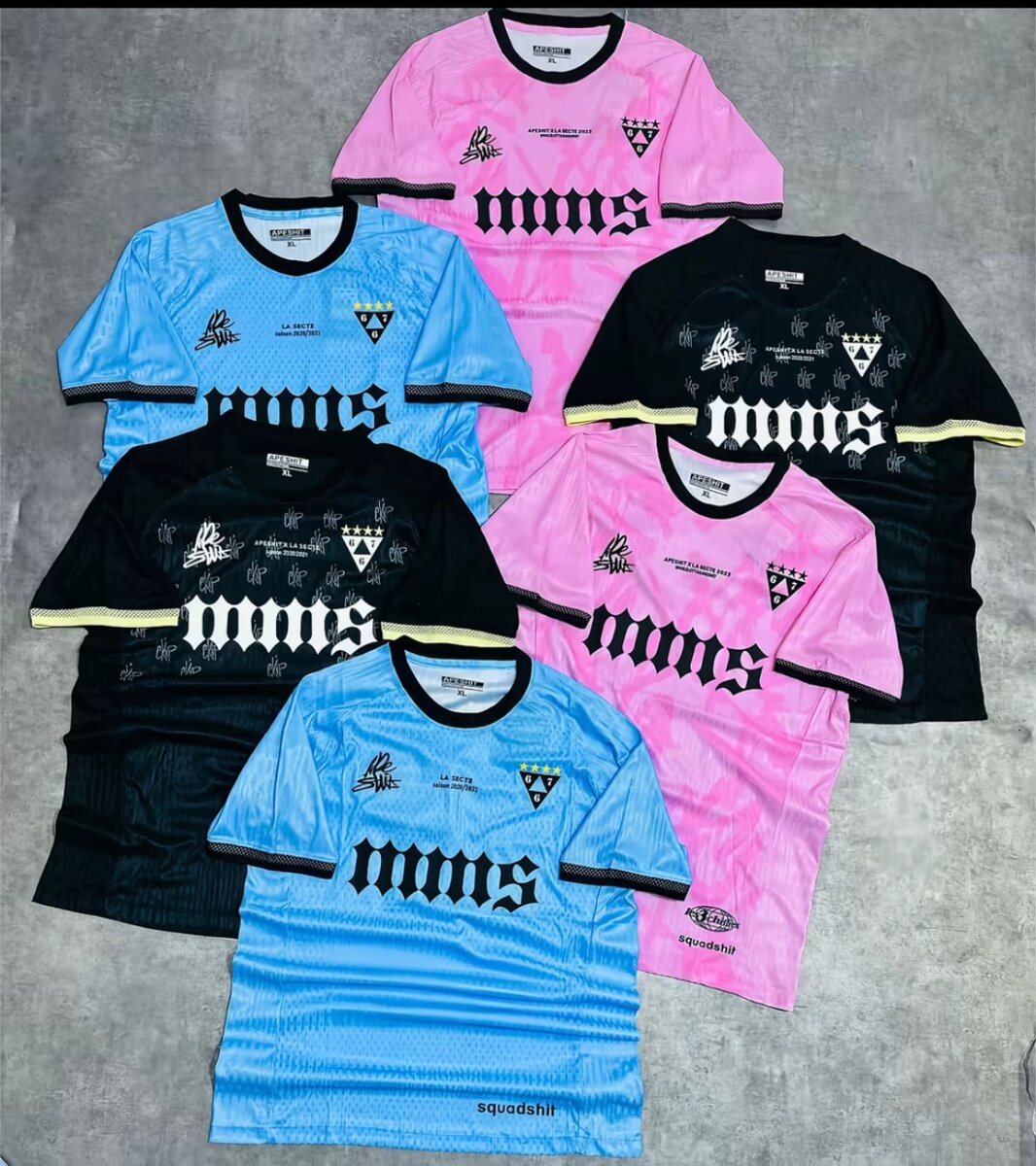 Maillots de football colorés