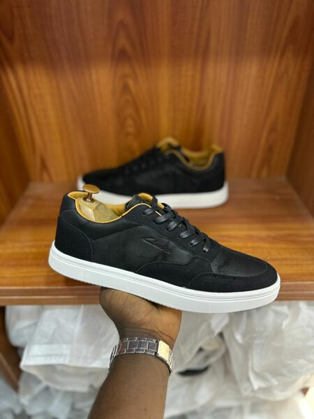 Baskets homme en cuir noir