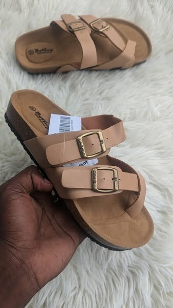 Ladies sandals 