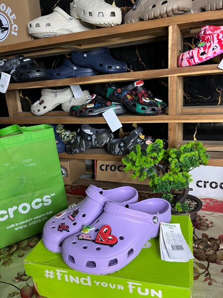 NOUVEAU CROCS CLASSIC
