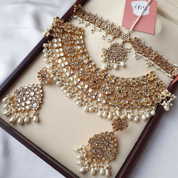 Bridal jewellery set