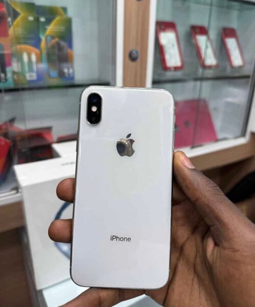 iPhone X 64GB Argent Débloqué