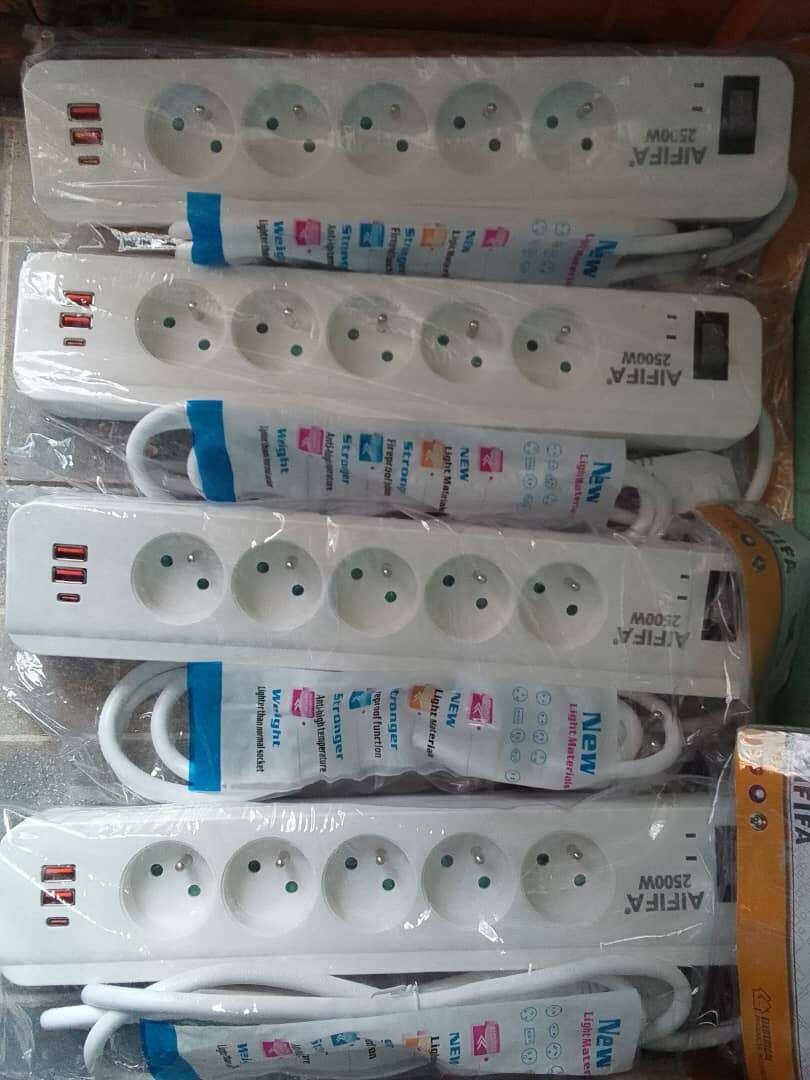 MULTIPRISE ANTI PARAFOUDRES