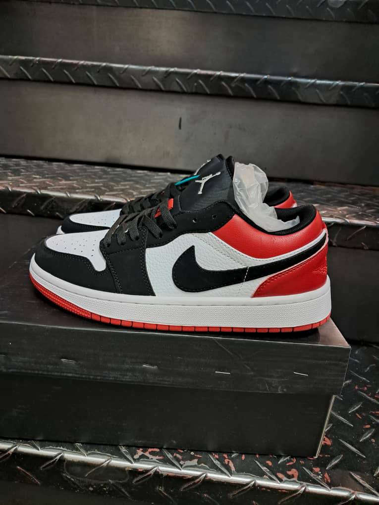 Chaussure blanc rouge