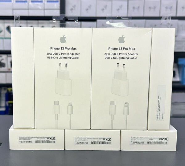 Зарядное устройство на 20 Вт  с USB-C на Lightning кабель