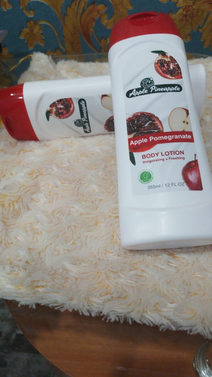 Apple pomegranate  body lotion