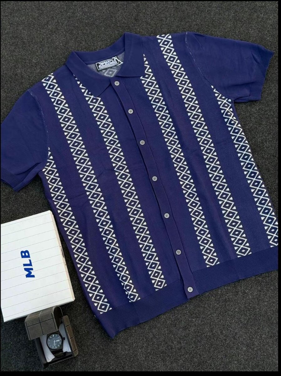 Chemise bleue vintage motifs