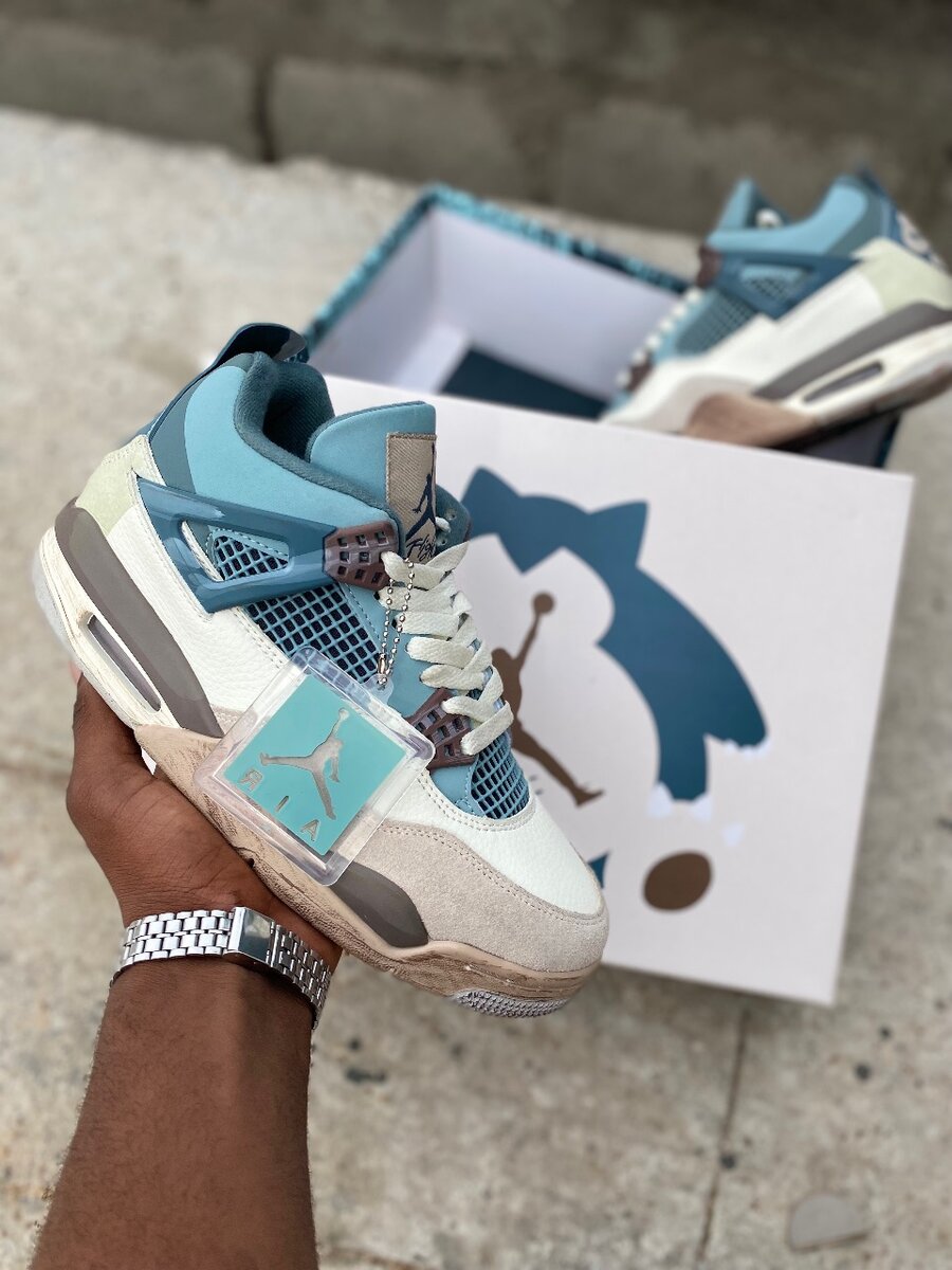 Retro Jordan 4