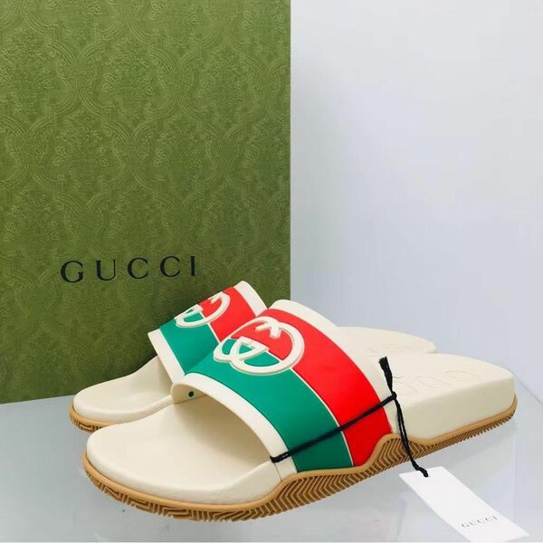 Tongs de luxe tendance