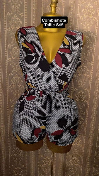 Combishort élégant motif floral