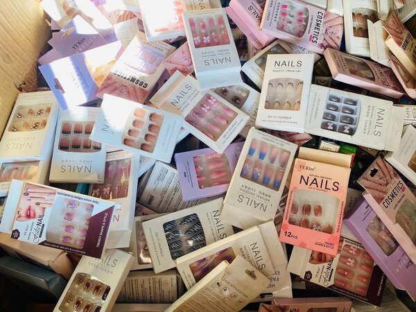 Faux Ongles Colorés Voila