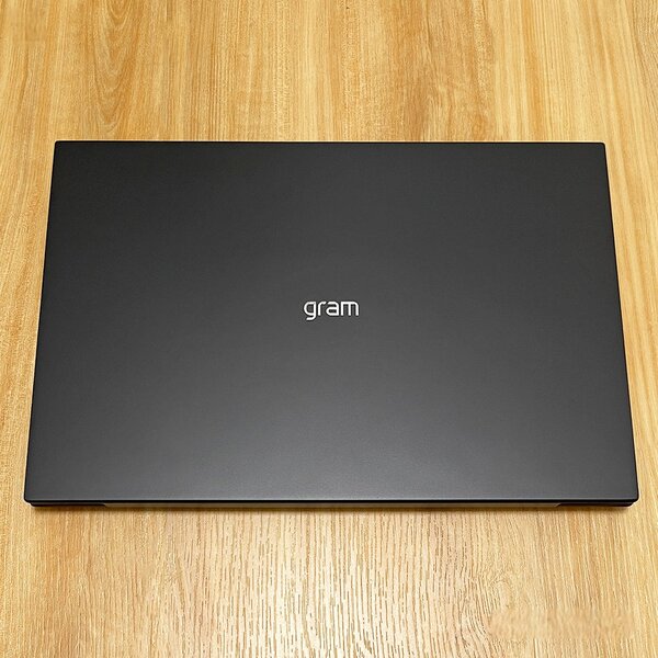 LG Gram Pro 14  Ultra 7 2024