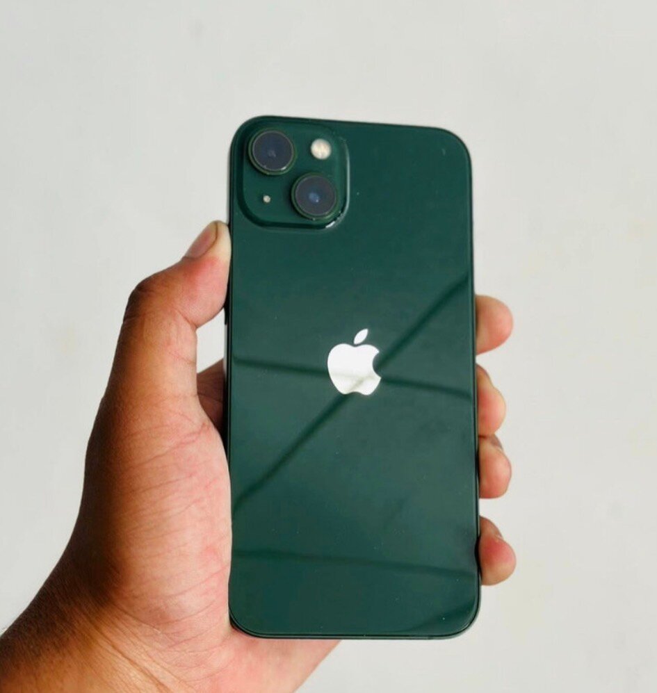 iPhone 13 simple Apple vert
