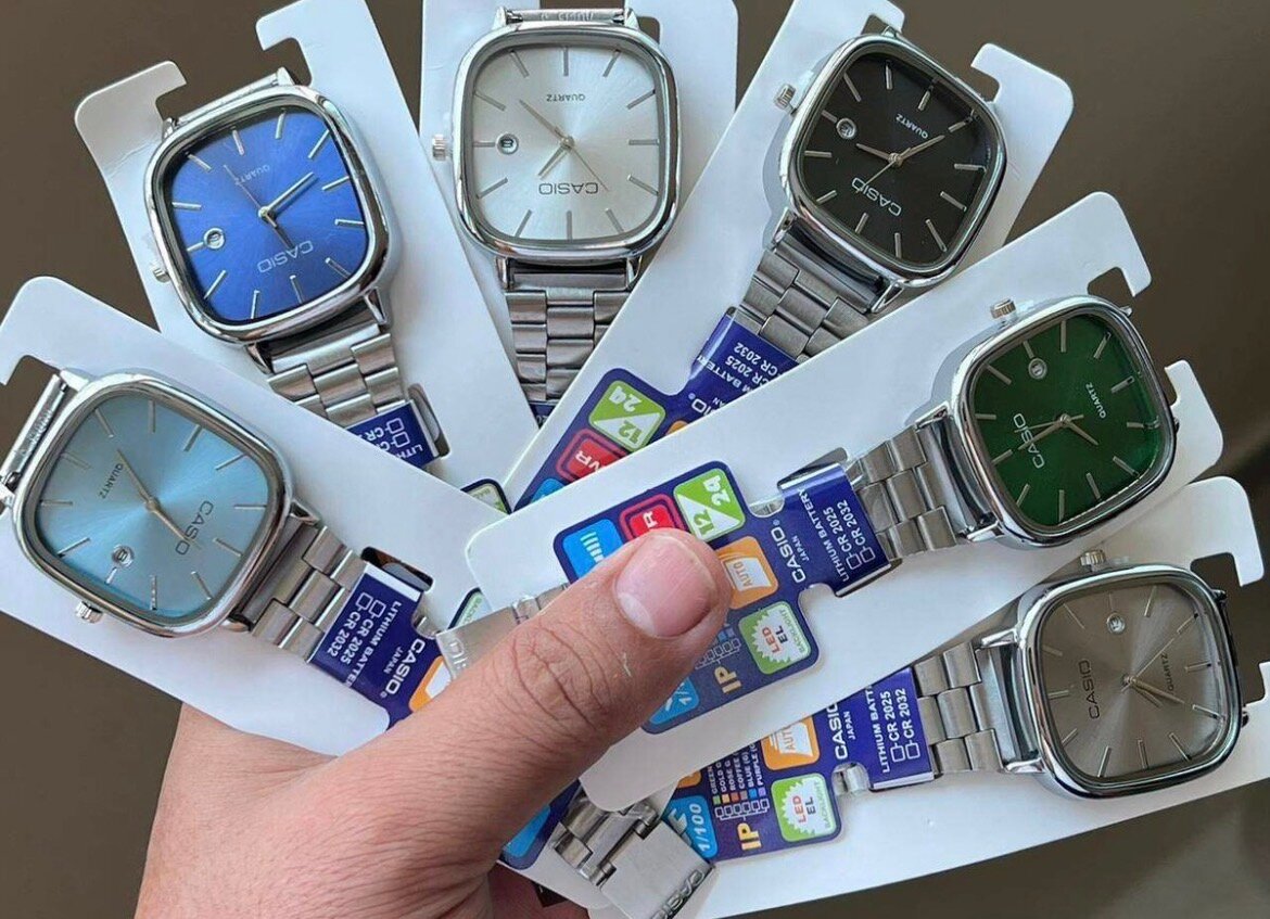 Montres élégantes en acier