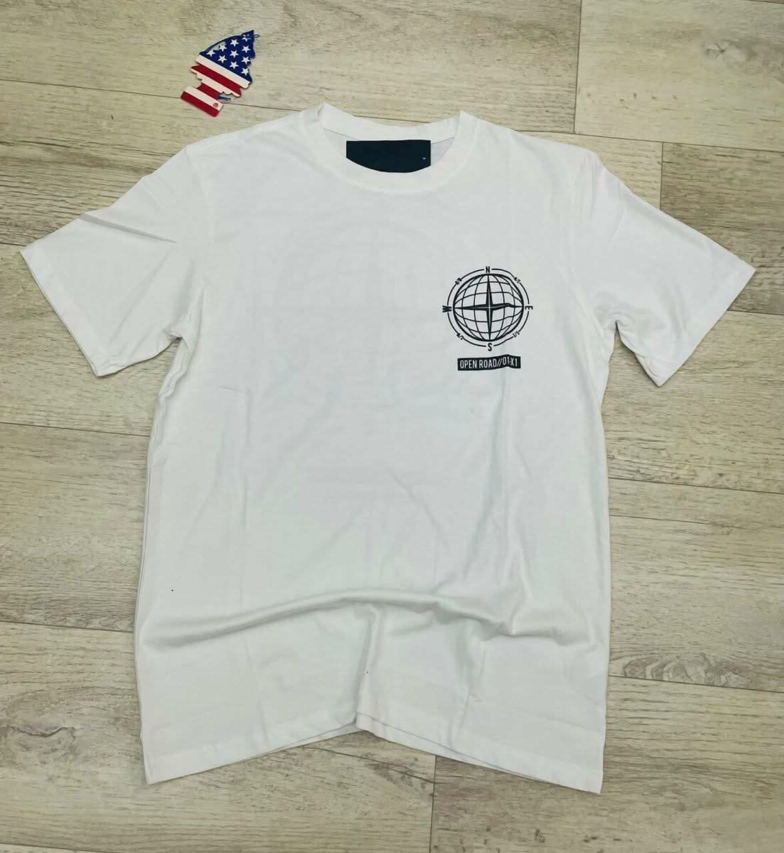 T-shirt stylisée moderne