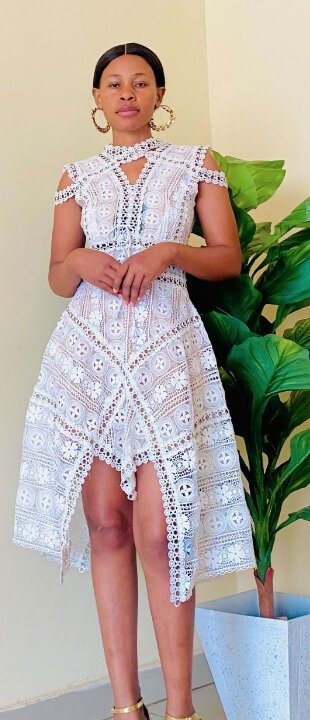 Elegant white dress s/m