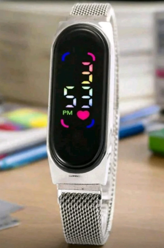 Montre tactile argentée