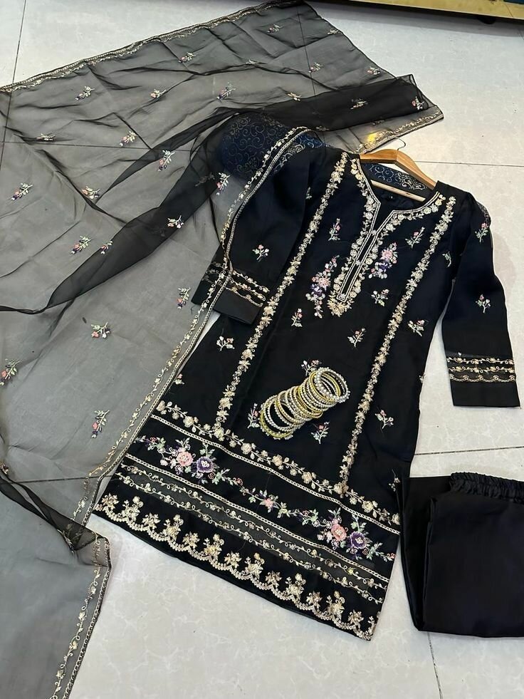 Lawn 3 Peace Suit