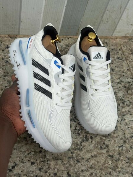 Sneakers de sport modernes