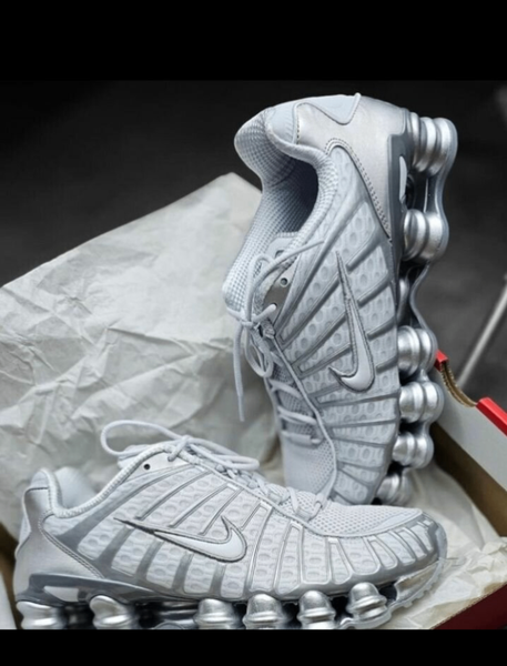 Chaussures Nike Shox