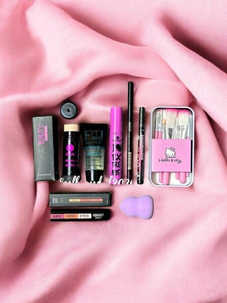 8 in 1 makeup deal