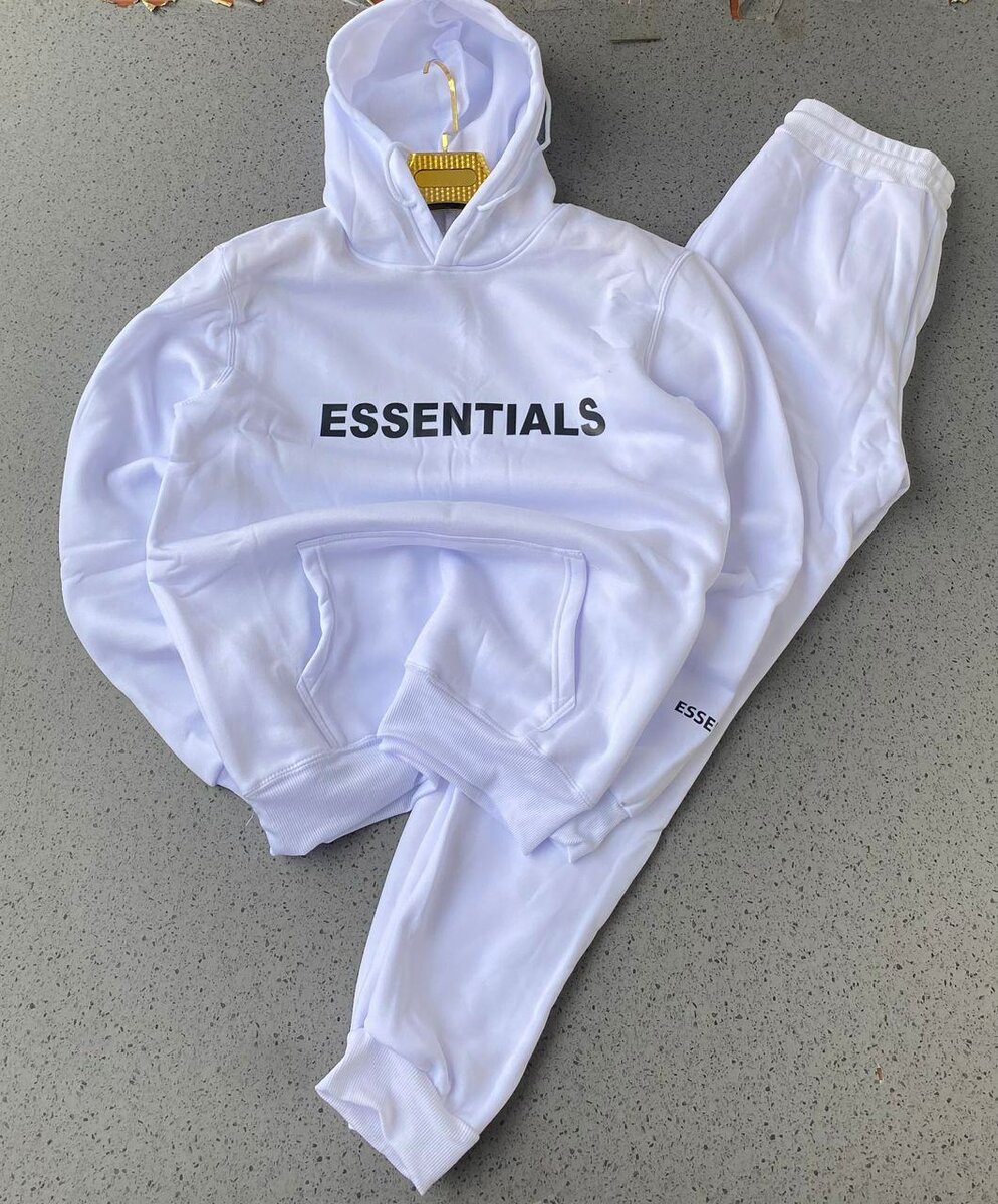 Essential tracksuit