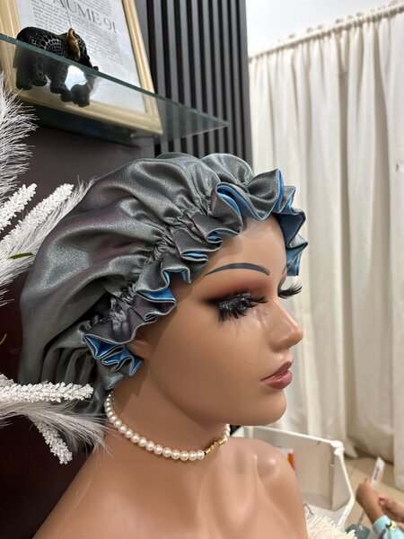 Bonnet  en satin réversible